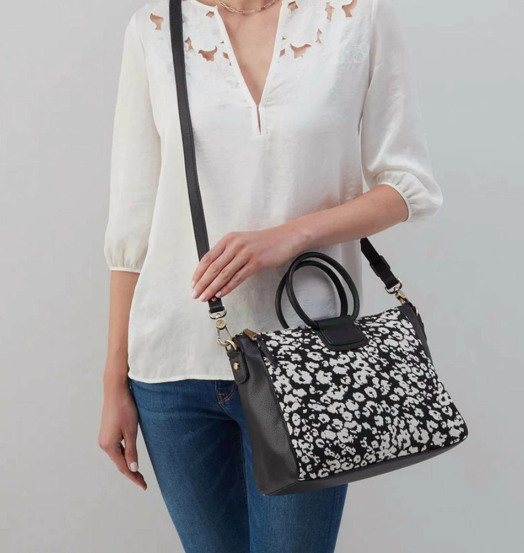 Hobo women Sheila Medium in Black White 1 Hobo women Sheila Medium in Black White